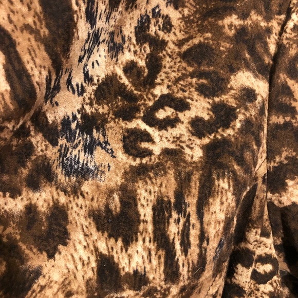 Womens button down Leopard print top size medium - Picture 3 of 7